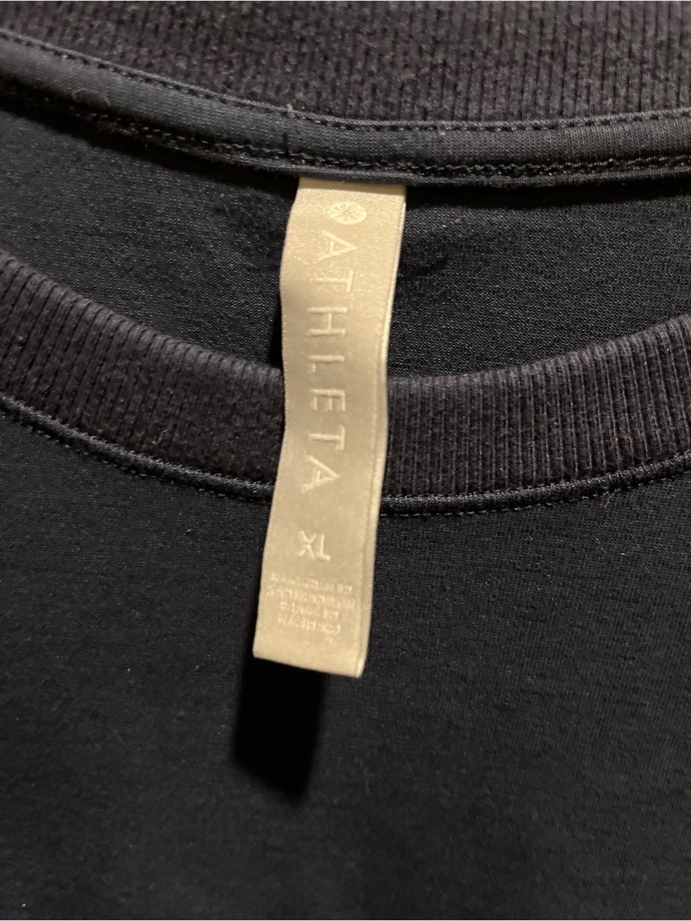 219. WOMENS ATHLETA XL DETAIL TOP - Picture 5 of 7
